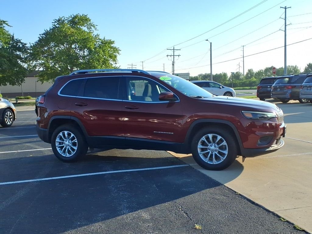 Used 2019 Velvet Red Pearlcoat Jeep Latitude image 14
