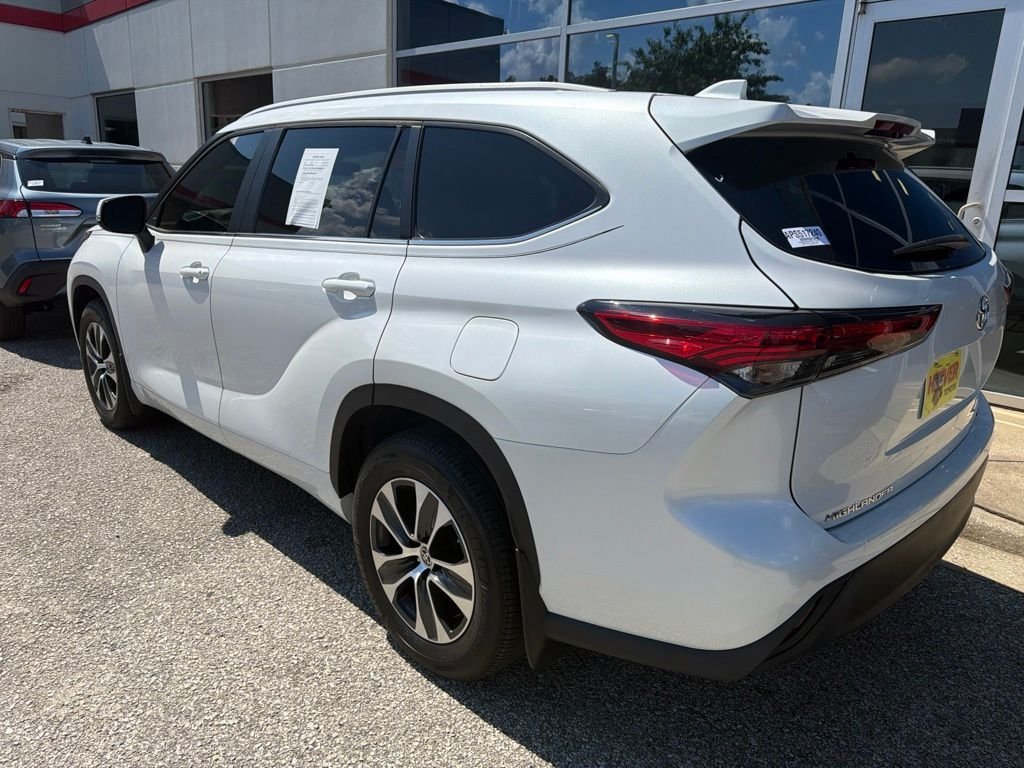 Used 2023 Beige Toyota XLE image 2