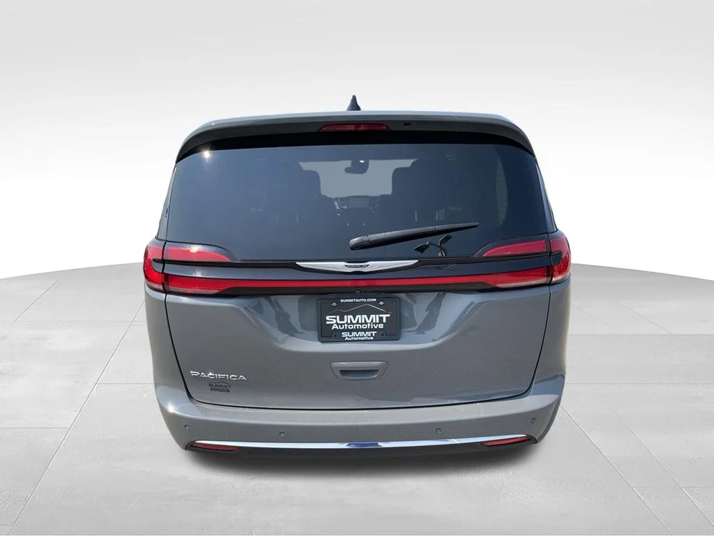 Used 2023 Ceramic Gray Clearcoat Chrysler Touring L image 28