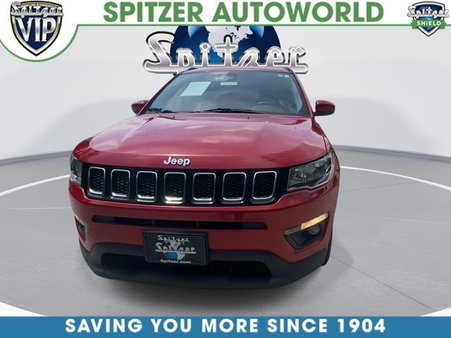 Used 2019 Red Jeep Latitude image 3