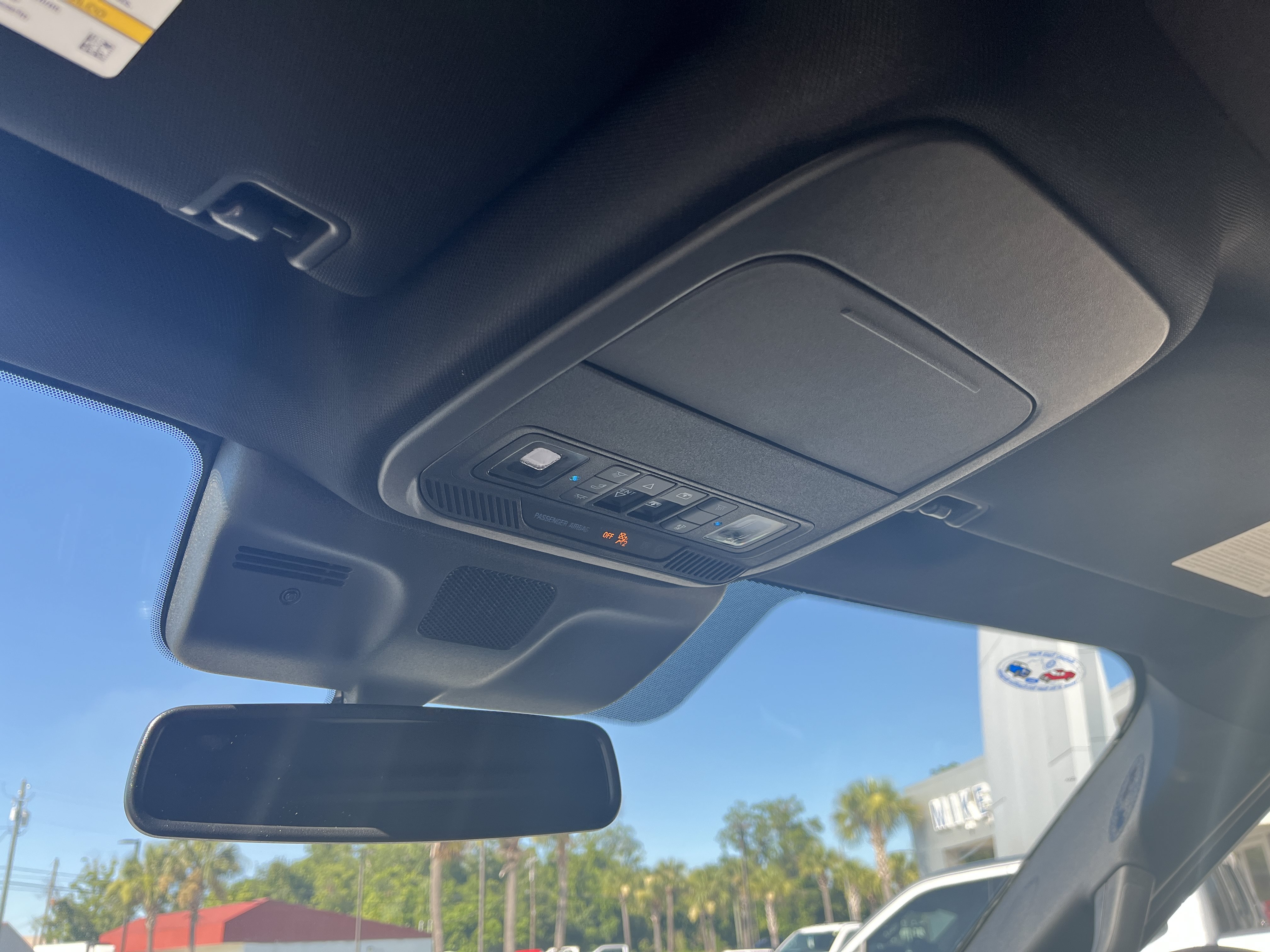 New 2026 Star White Metallic Tri-Coat Ford Platinum® image 23