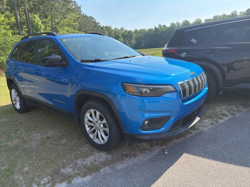 2022 Jeep Cherokee Latitude Lux's photo
