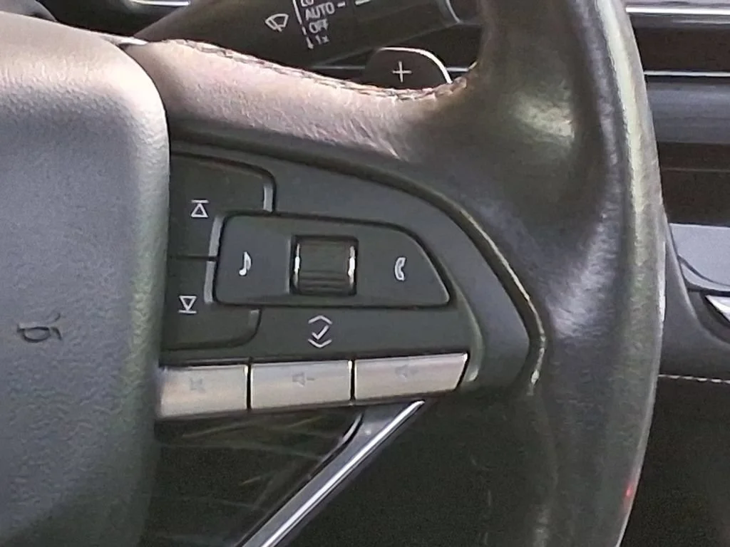 Used 2021 BLACK RAVEN Cadillac Sport image 12