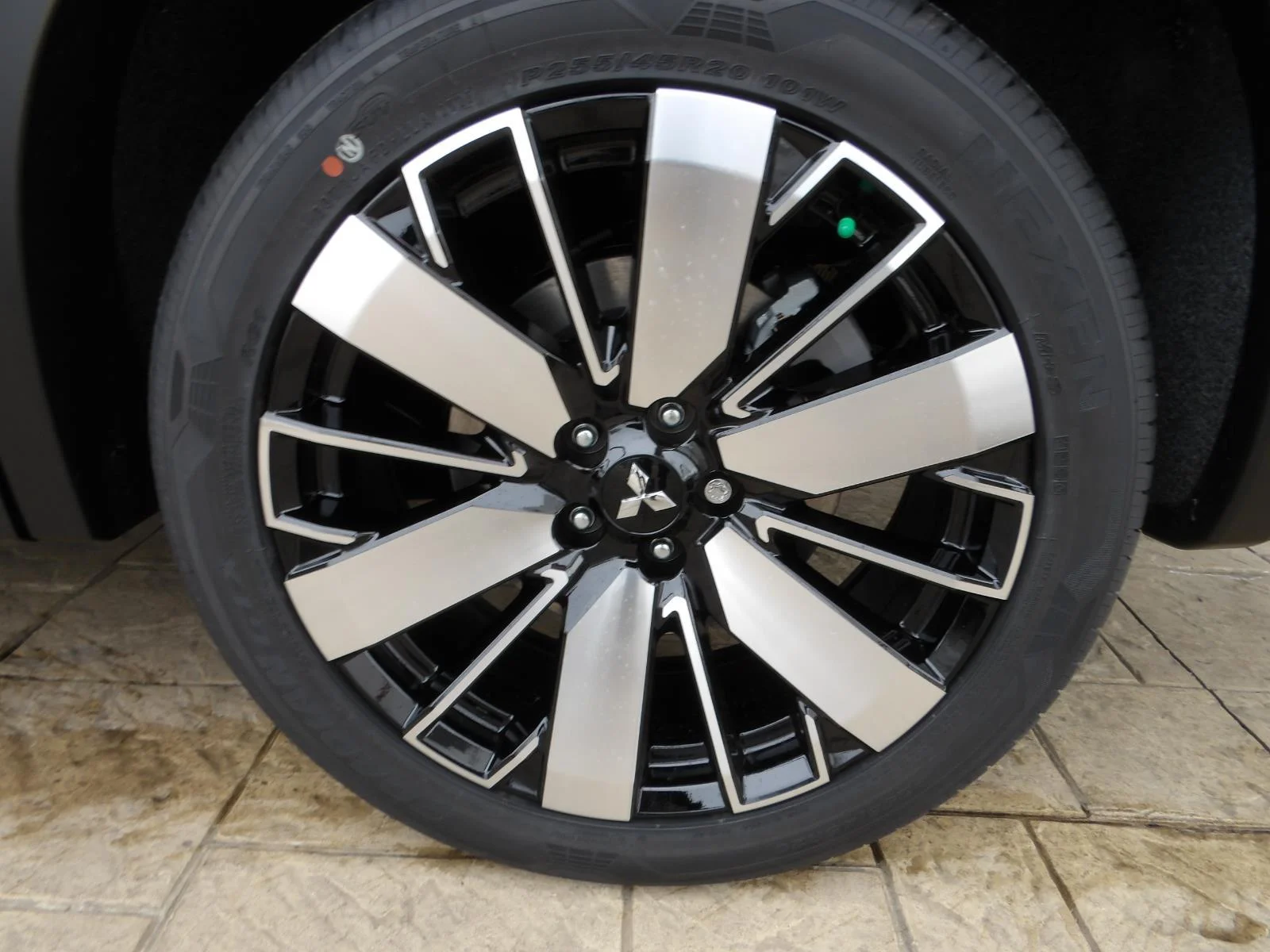 2026 Mitsubishi Outlander SE - Photo 12