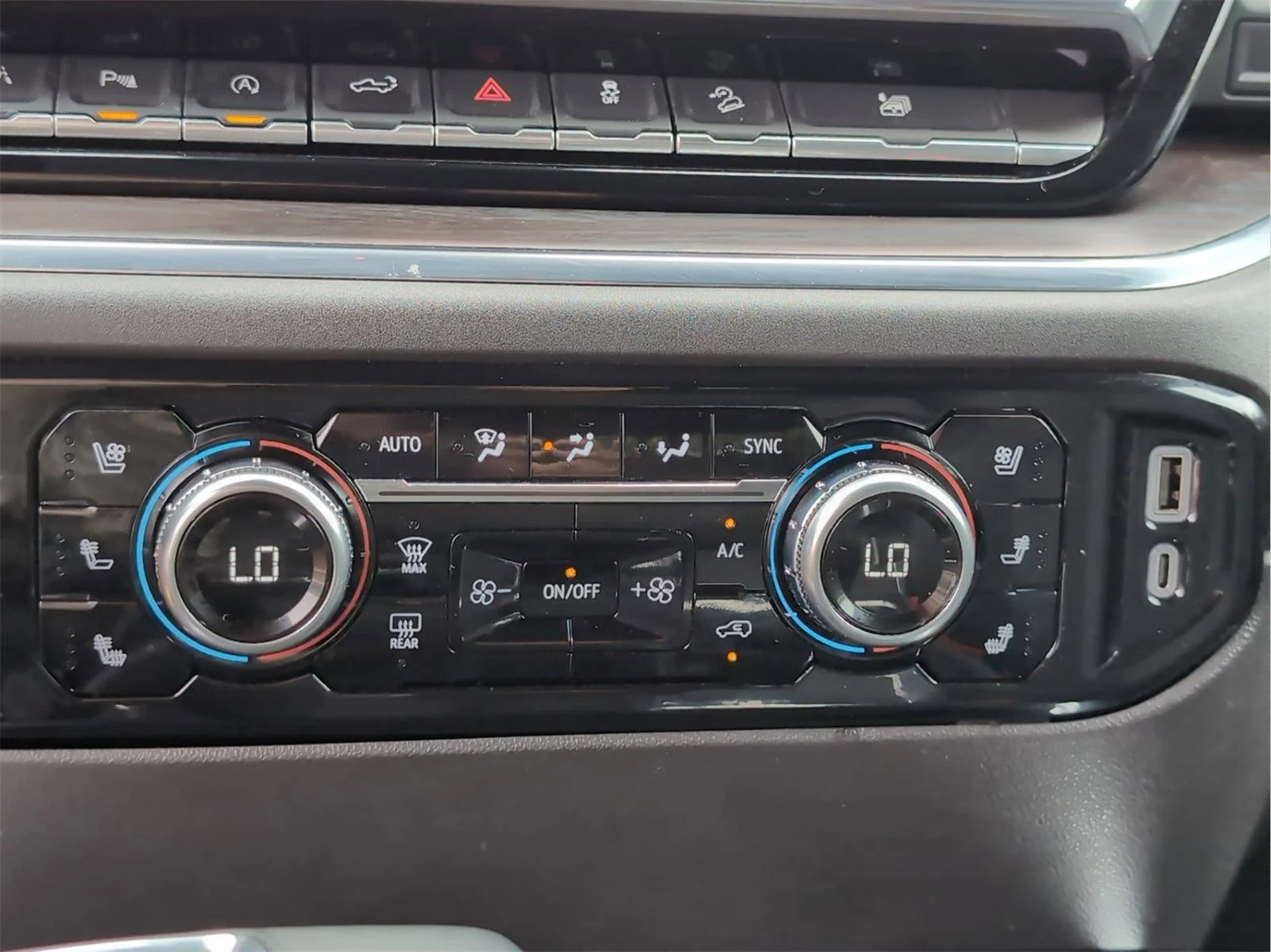 Used 2024 Sterling Metallic GMC SLT image 20