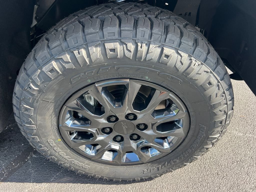 2025 Toyota Tundra SR5 - Photo 12