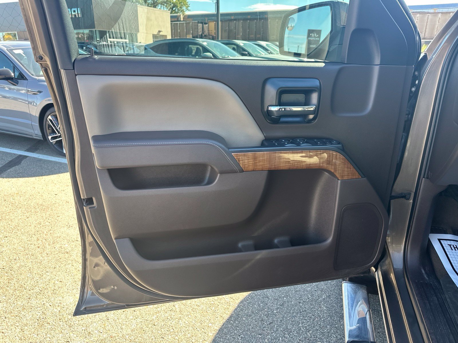 Used 2014 Brown GMC SLE image 18