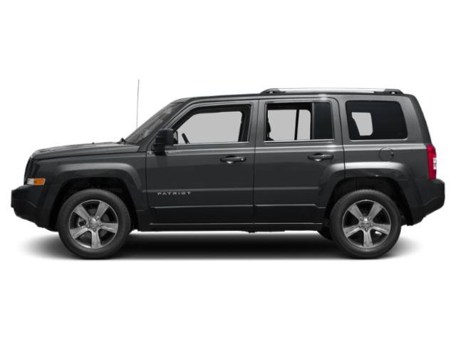 Used 2015 Bright White Clearcoat Jeep Latitude image 6