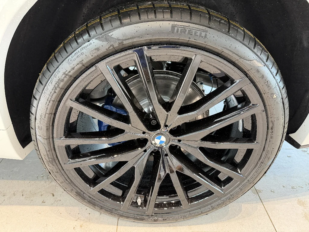 New 2026 Alpine White BMW xDrive40i image 7