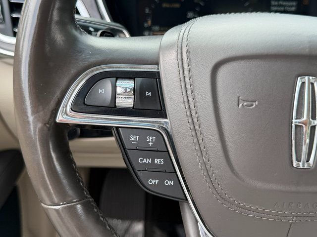 Used 2017 Black Lincoln Reserve image 18