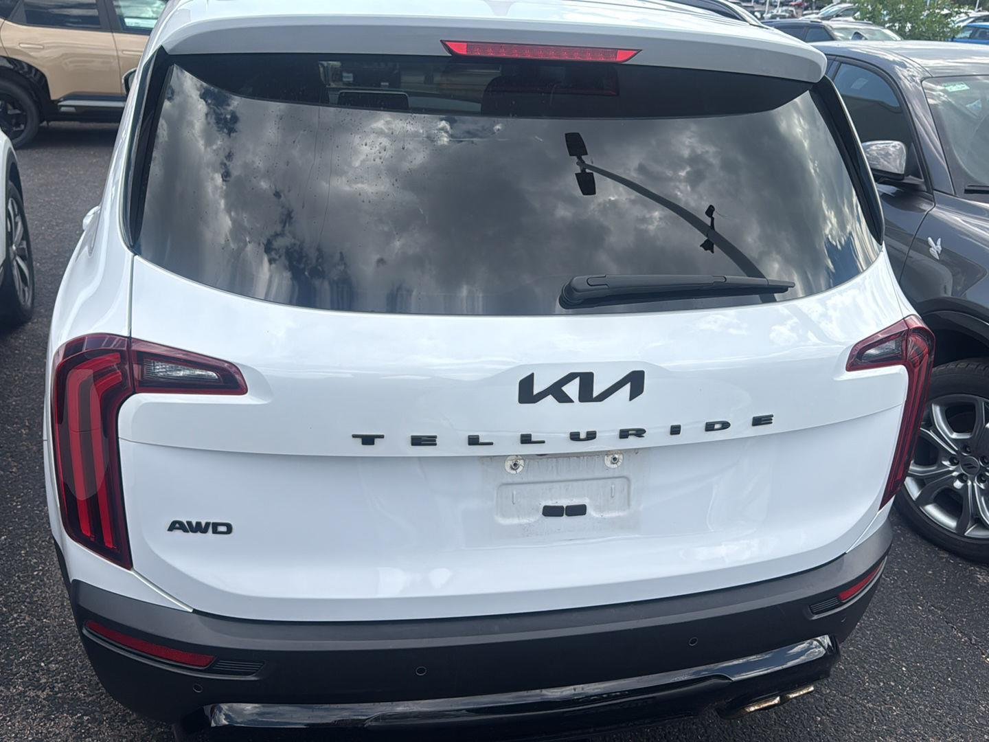 Used 2022 Glacial White Pearl Kia SX image 5