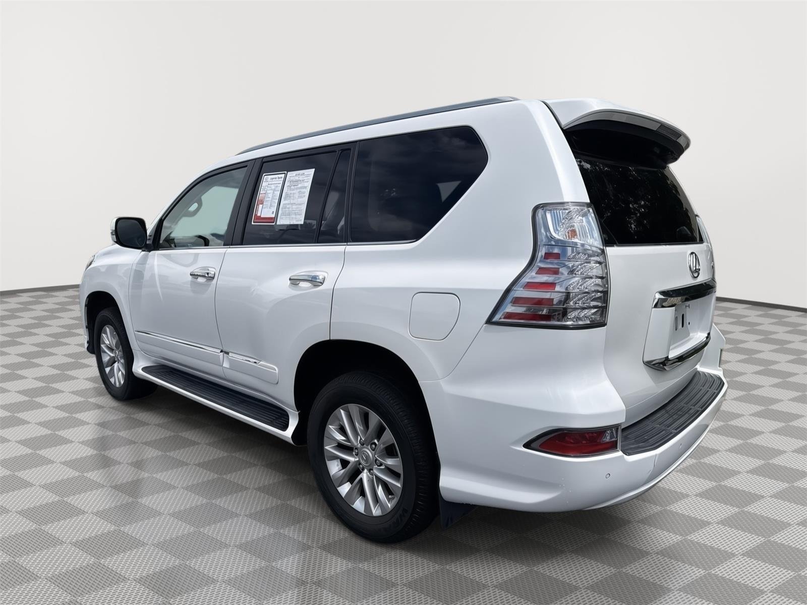 Used 2018 Starfire Pearl Lexus GX 460 Premium image 12