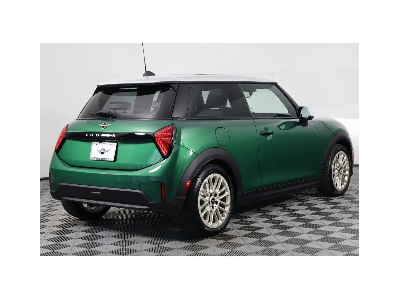 Vehicle Image 2