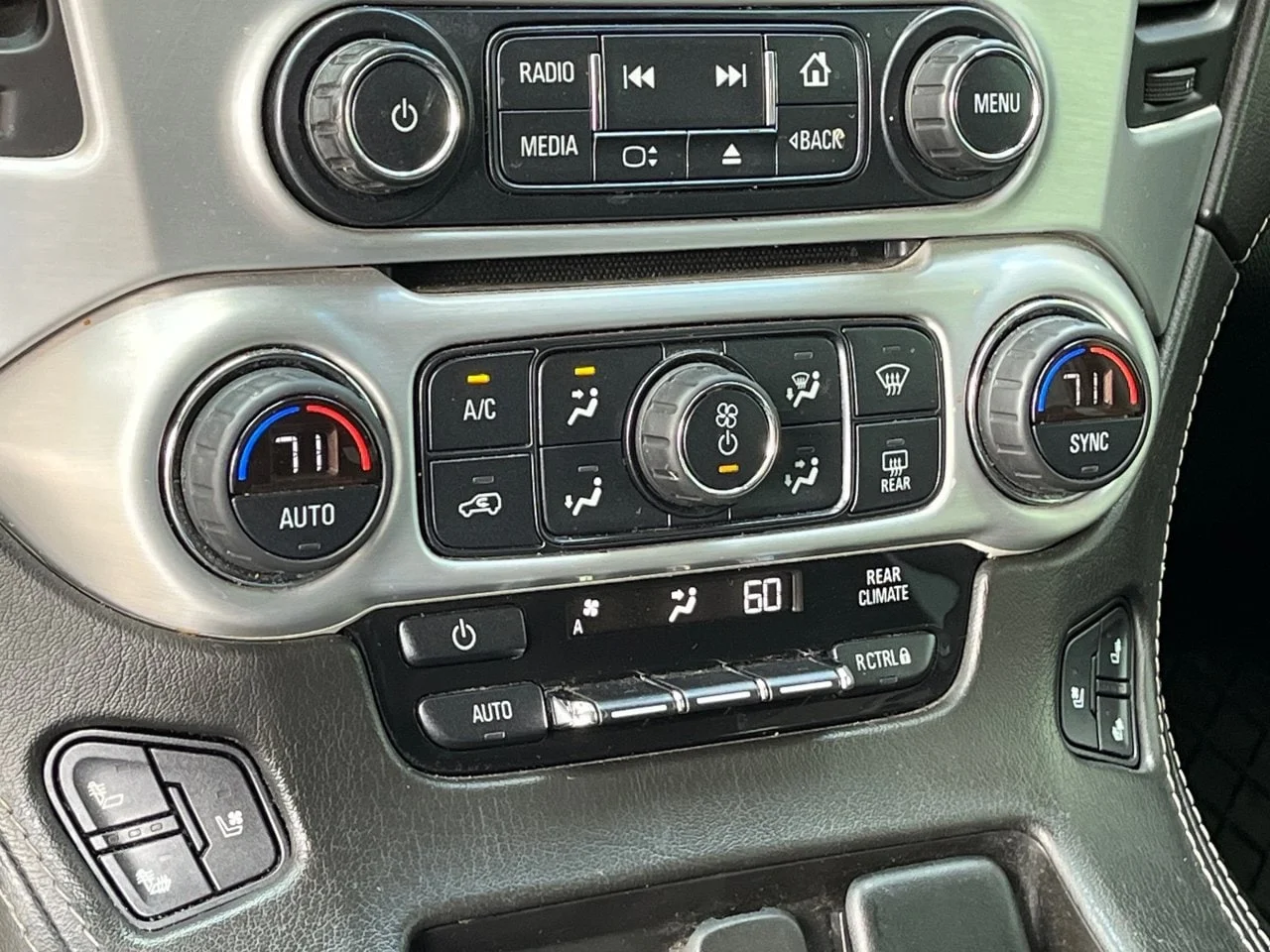Used 2020 Onyx Black GMC SLT image 25