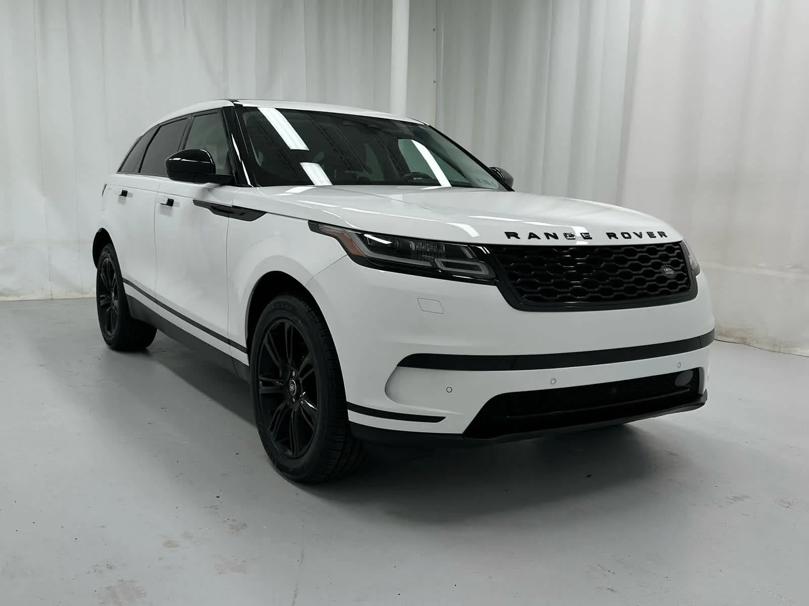2023 Land Rover Range Rover Velar S's photo