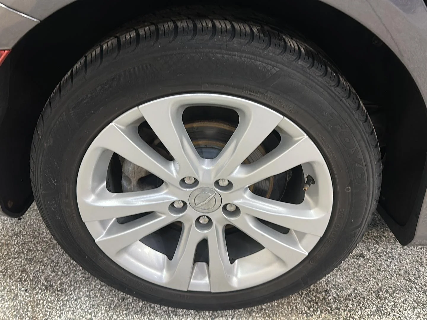 Used 2016 Granite Crystal Metallic Clearcoat Chrysler Limited image 10