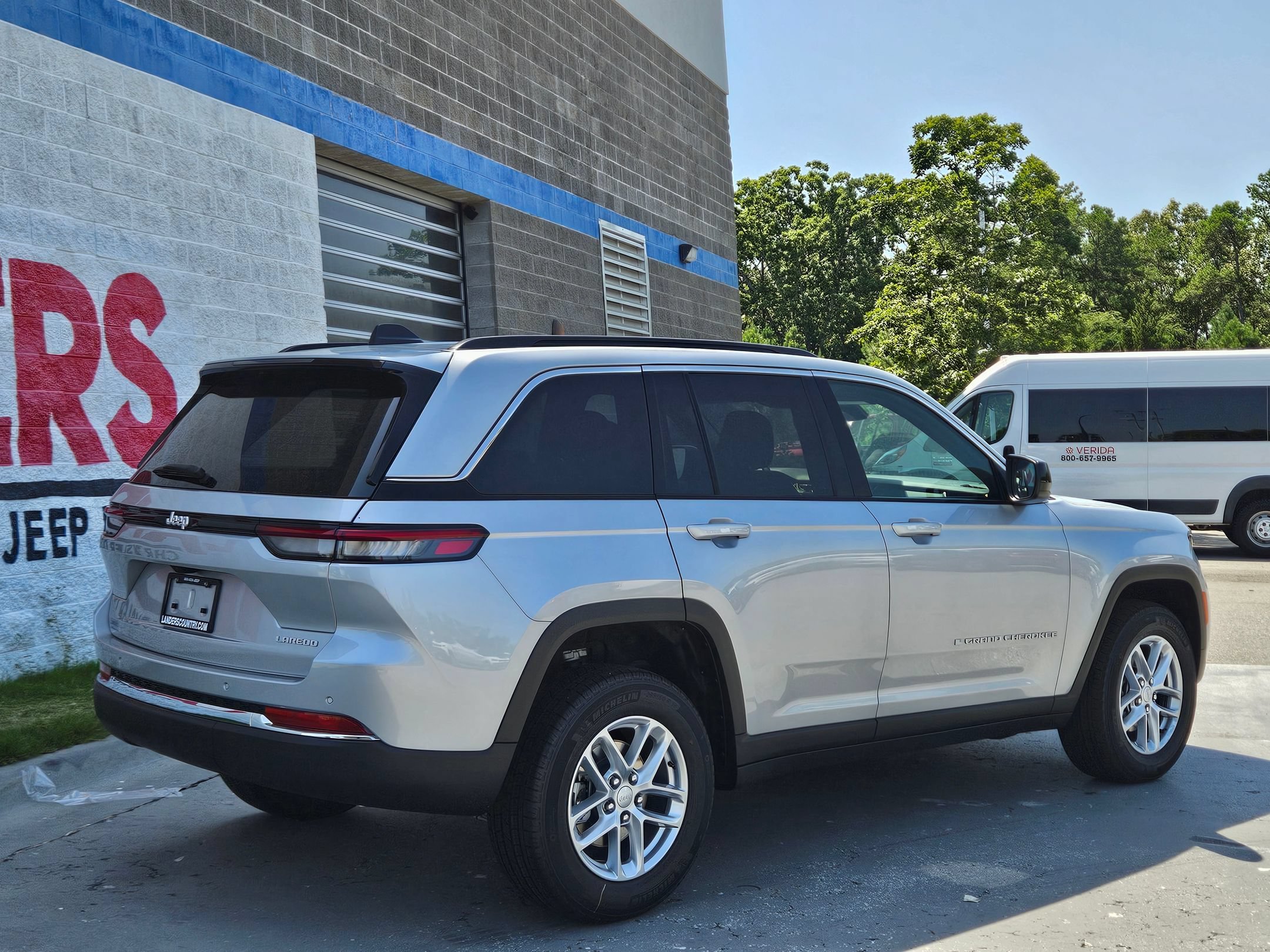 New 2026 Silver Zynith Jeep Laredo image 7