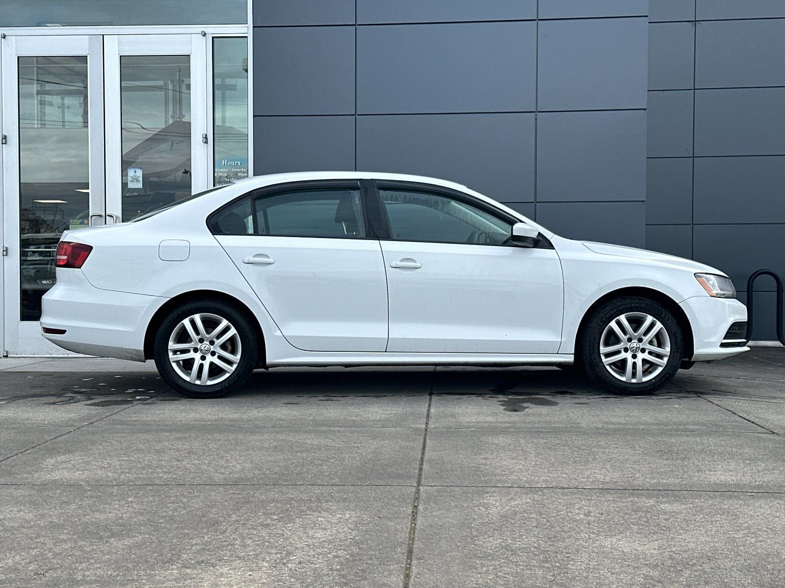 Used 2018 Pure White Volkswagen 1.4T S image 1