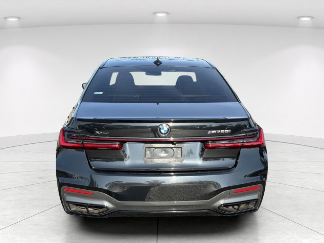 Used 2022 Black Sapphire Metallic BMW M760i xDrive image 4