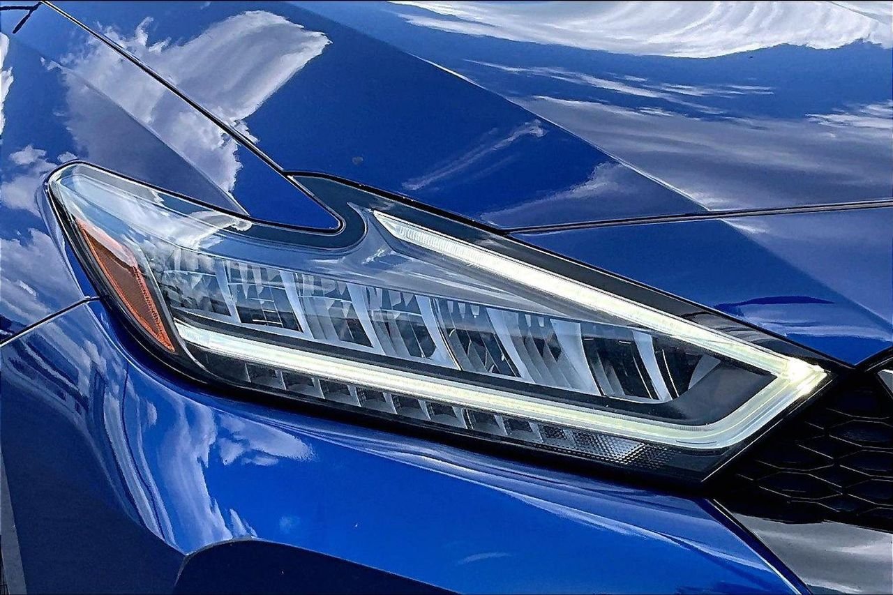 Used 2023 Deep Blue Pearl Nissan SL image 33