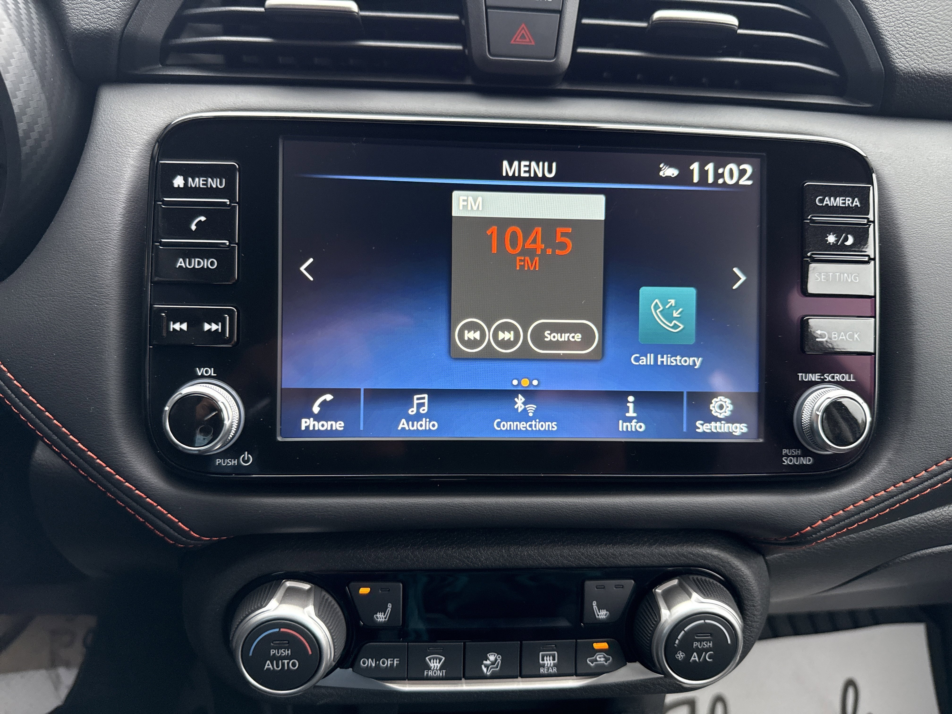 2025 Nissan Versa Sedan SR - Photo 16