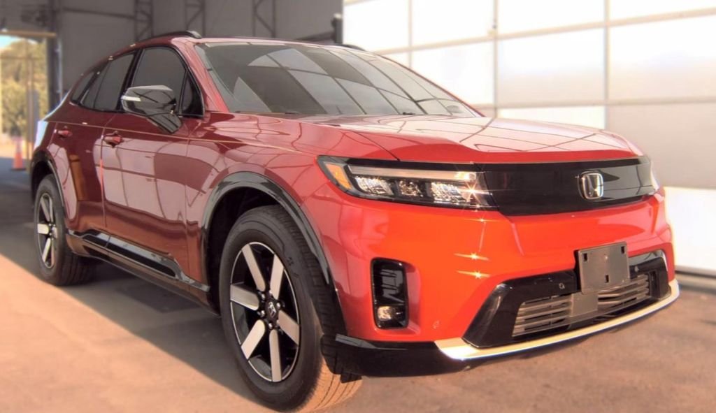 Used 2025 Red Honda Touring image 5