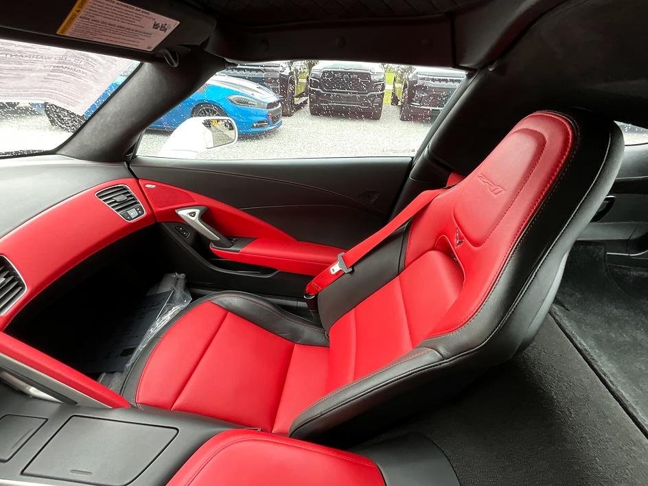 Used 2019 White Chevrolet ZR1 image 28