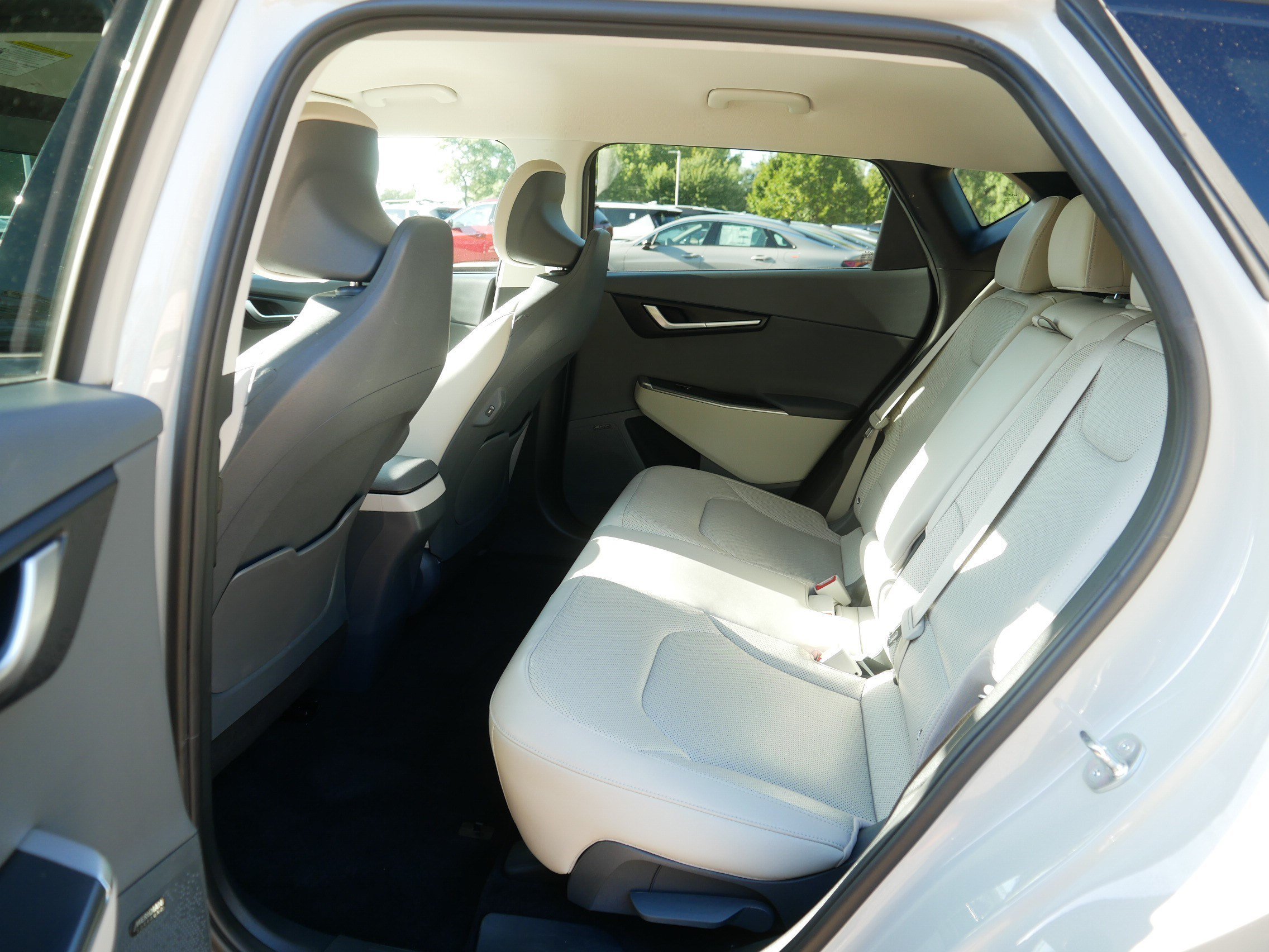 Certified Used 2023 Glacier Kia Wind image 34