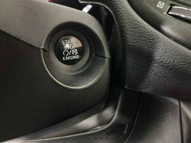 Used 2018 White Clearcoat Jeep Trailhawk image 23