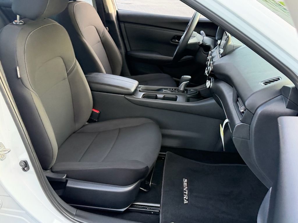 Used 2025 White Nissan S image 18