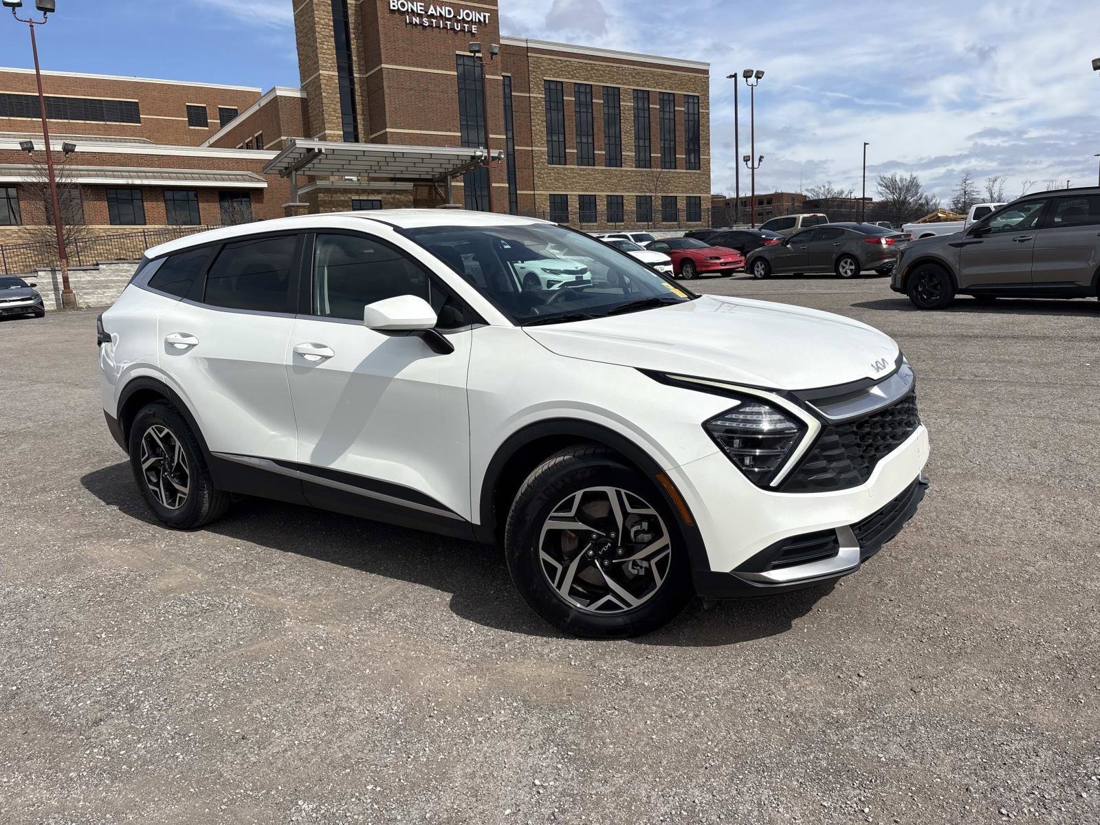 2024 Kia Sportage 2.5 LX AT's photo