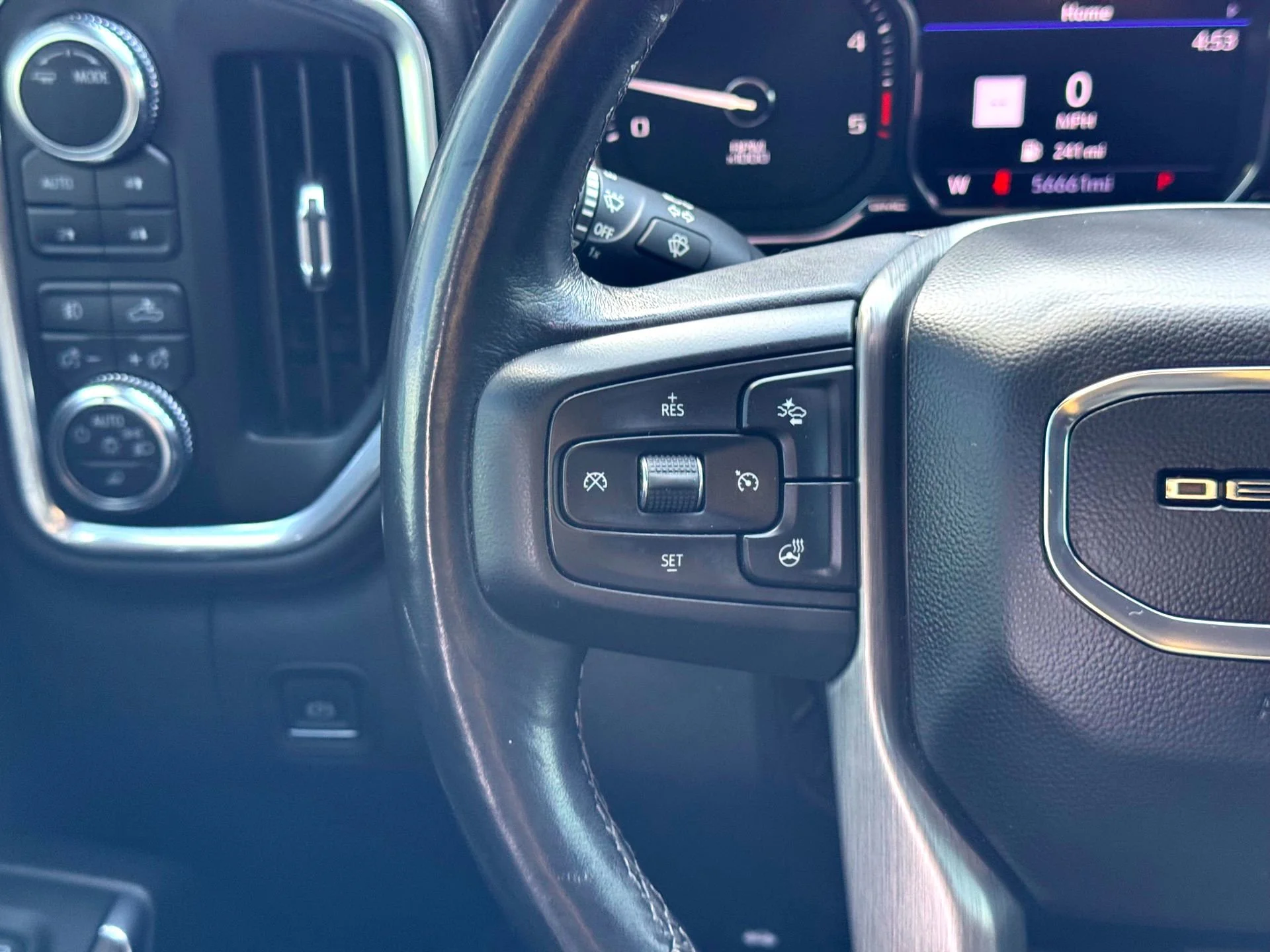 Used 2022 Onyx Black GMC Denali image 24