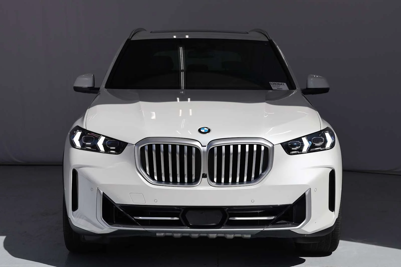 Certified Used 2026 Mineral White Metallic BMW xDrive40i image 2
