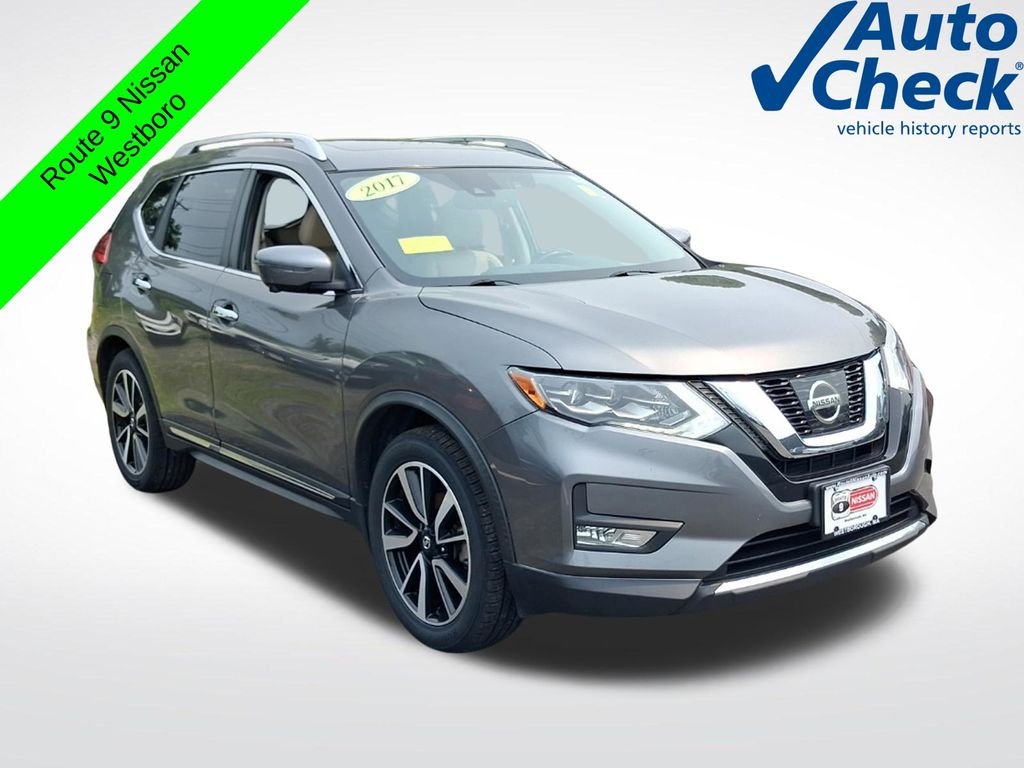 Used 2017 Gray Nissan SL image 1