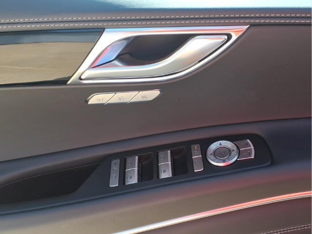 Used 2026  Genesis 2.5T image 17