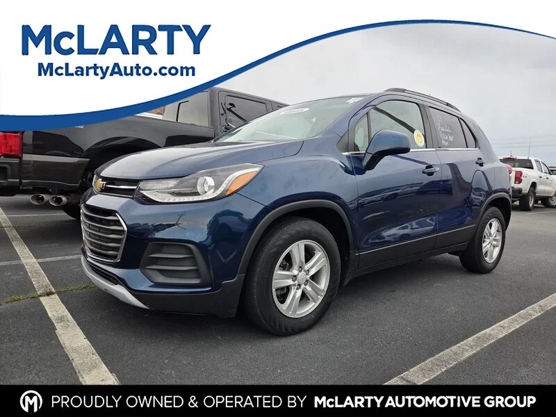 Used 2020 Pacific Blue Metallic CHEVROLET LT image 1