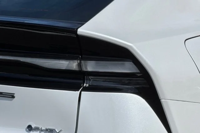 New 2027 Wind Chill Pearl <sup>1</sup> Toyota  SE image 12