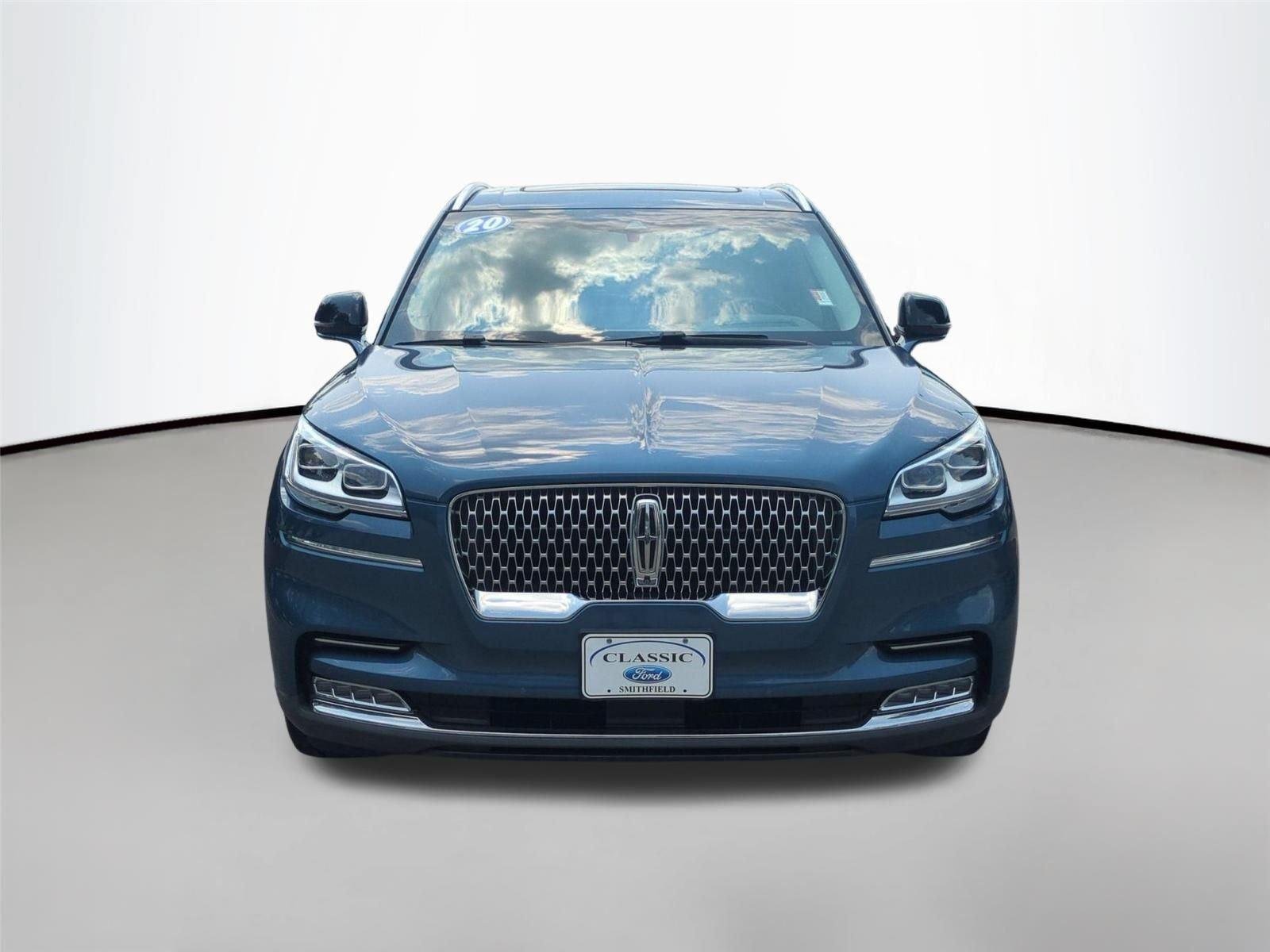 Used 2020 Blue Diamond Metallic Lincoln Reserve image 8