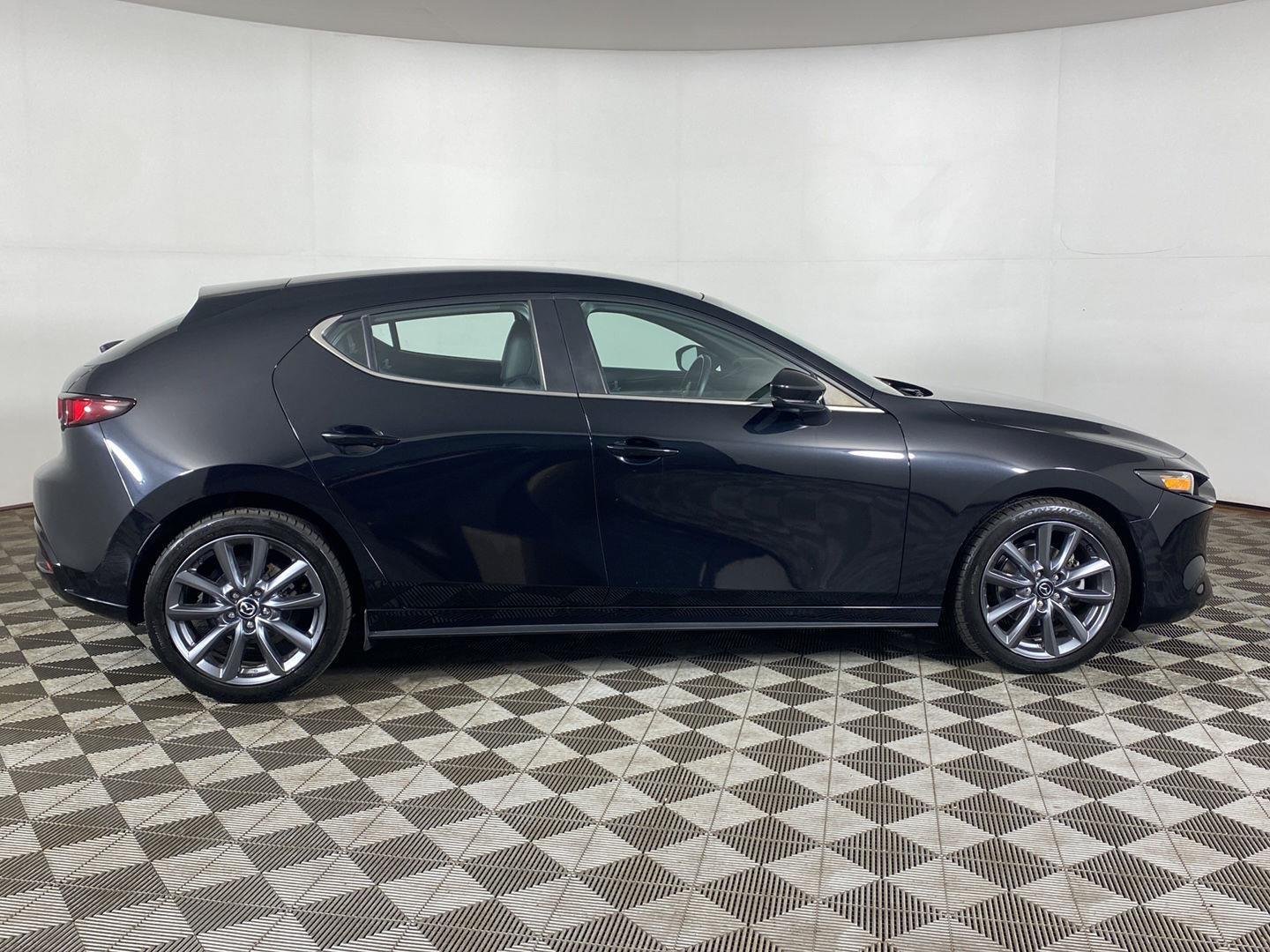 Used 2021 Jet Black Mica Mazda Select image 7
