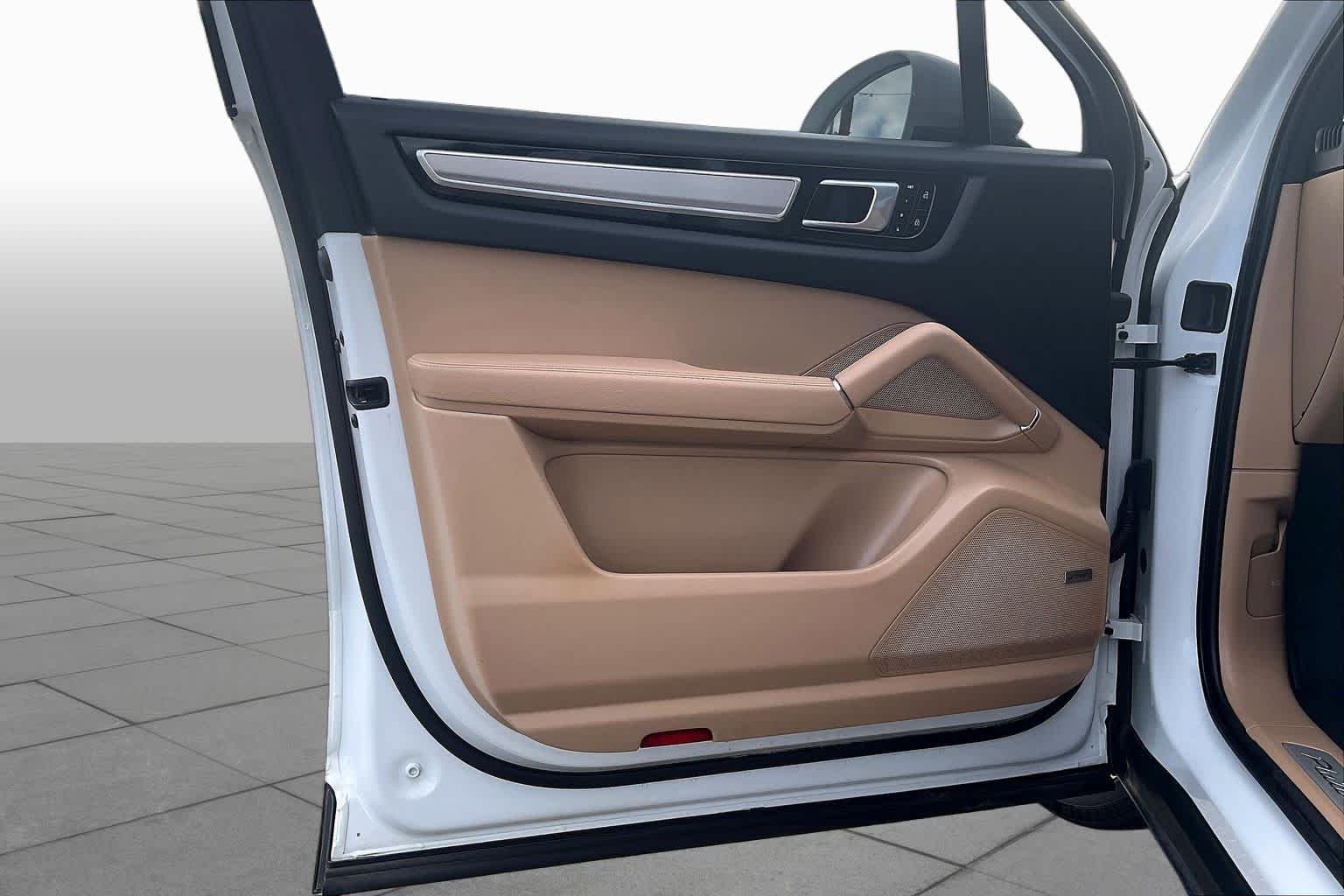 Used 2022  Porsche  image 21