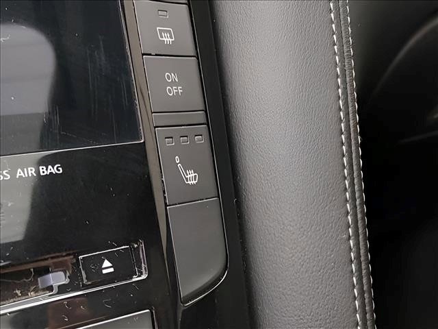Used 2020 Graphite Shadow INFINITI LUXE image 15