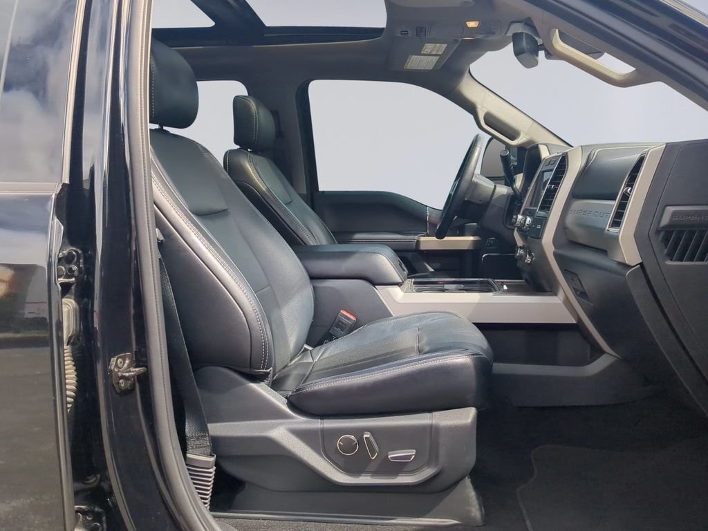 Used 2019 Black Metallic Ford Lariat image 19