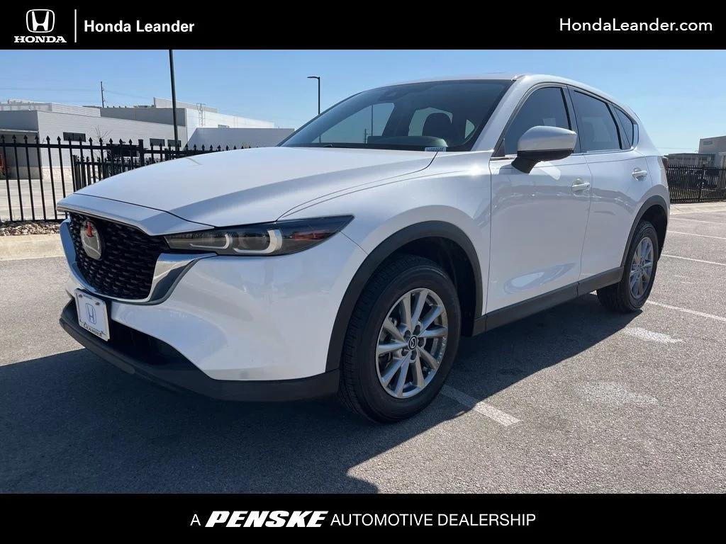 2022 Mazda CX-5 S Preferred package Auto AWD's photo