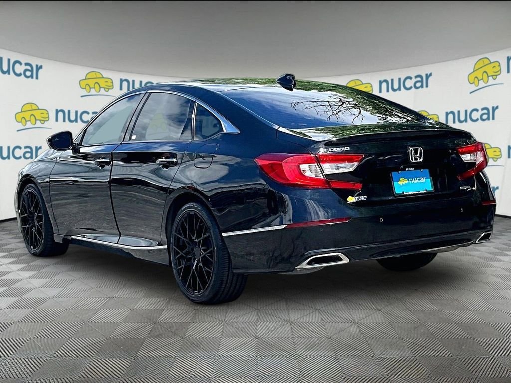 Used 2018 Black Honda Touring image 4