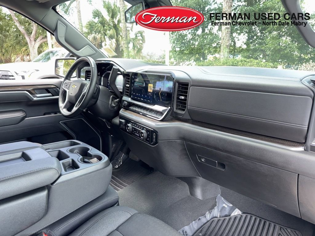 2025 Chevrolet Silverado 1500 LT - Photo 6