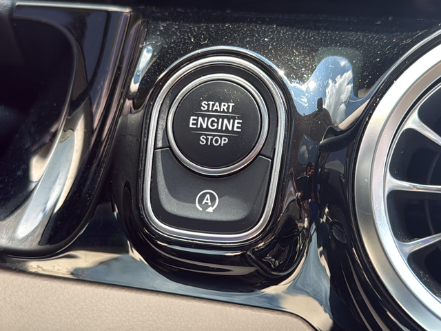 Used 2021 White Mercedes-Benz GLA 250 image 40