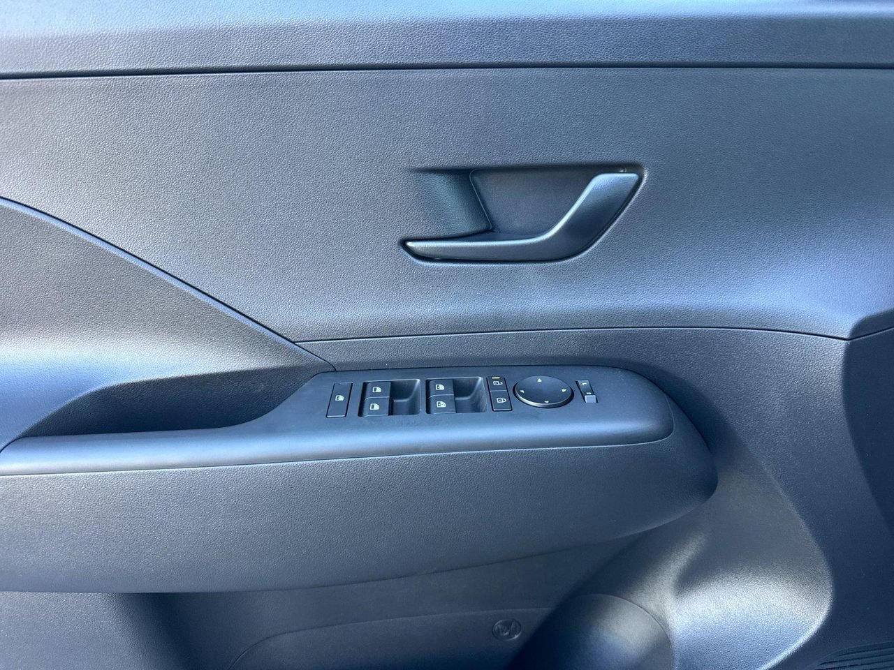 New 2027 Gray Hyundai SEL Sport FWD image 10