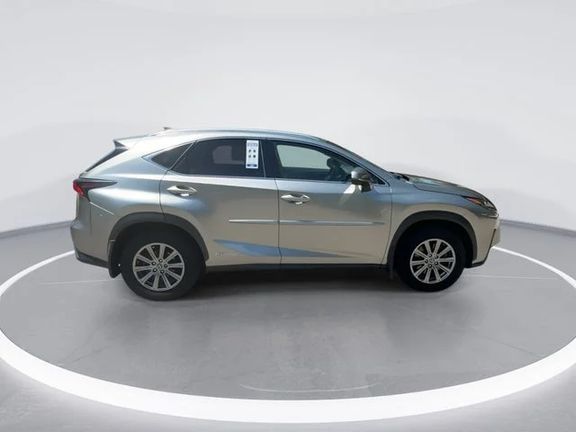 Used 2018 Silver Lexus 300h image 9