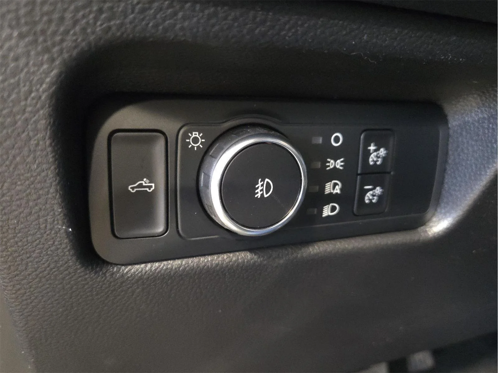 Used 2026 Shadow Black Ford XLT image 16