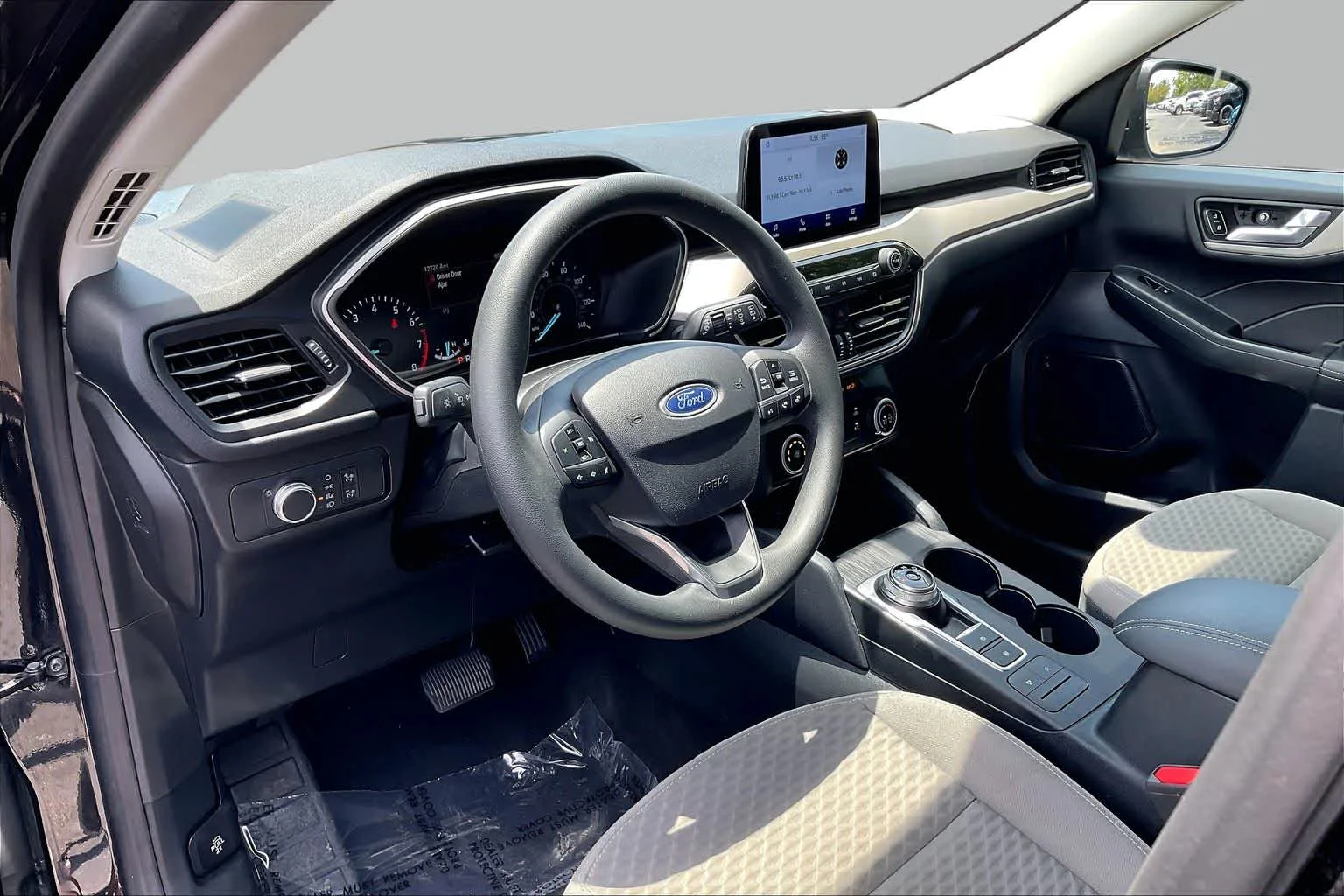Used 2021 Agate Black Metallic Ford SE image 15